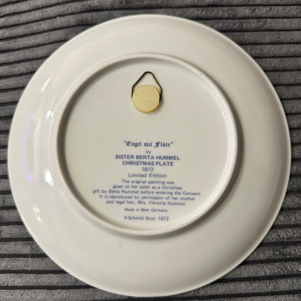 Sister Berta Hummel Plates Limited Edition | 1972, 1973, 1975, 1976, 1978, 1979 - Picture 2 of 12
